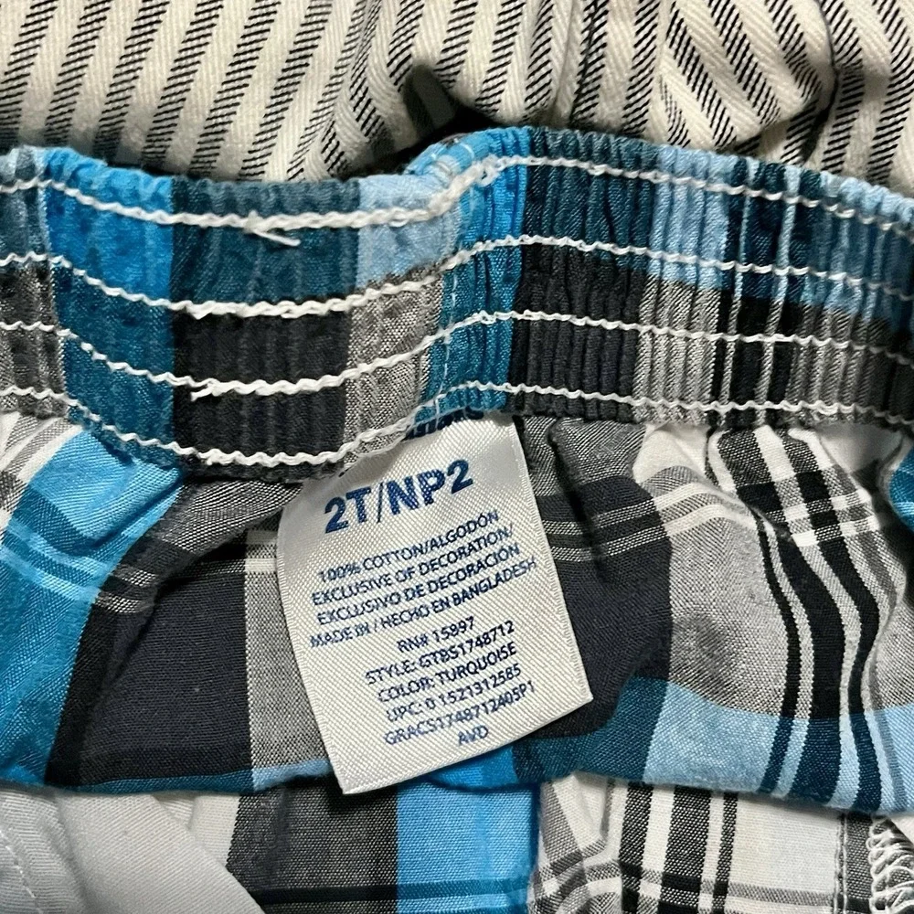 Old Navy Toddler Boy's Shorts -‎ Two Pair - 2T Gray Stripes/Blue Plaid